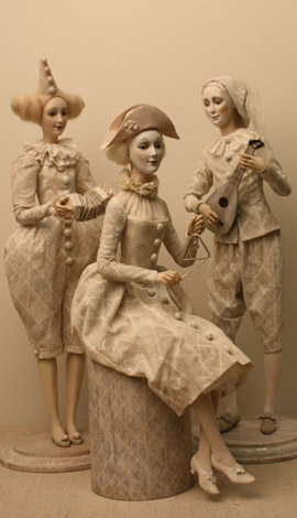 Harlequin with mandolin